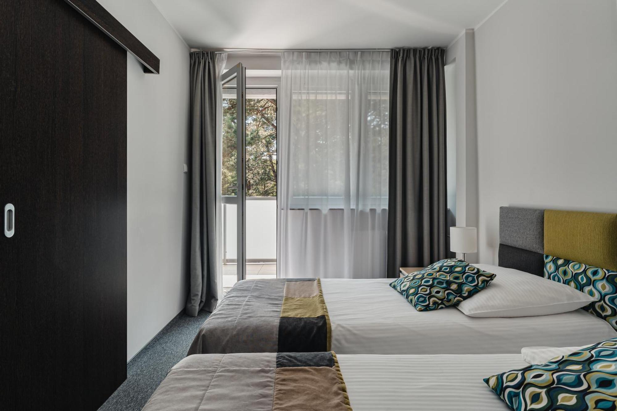 Osrodek Delfin Rewita Hotel Jurata Exterior photo